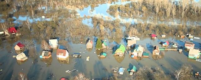 Уровень воды на новокузнецком мосту. Томь Новокузнецк паводок. Веб камера уровень воды река Томь Новокузнецк. Уровень воды в Томи в Новокузнецке. Уровень воды в Томи в Новокузнецке веб камера.