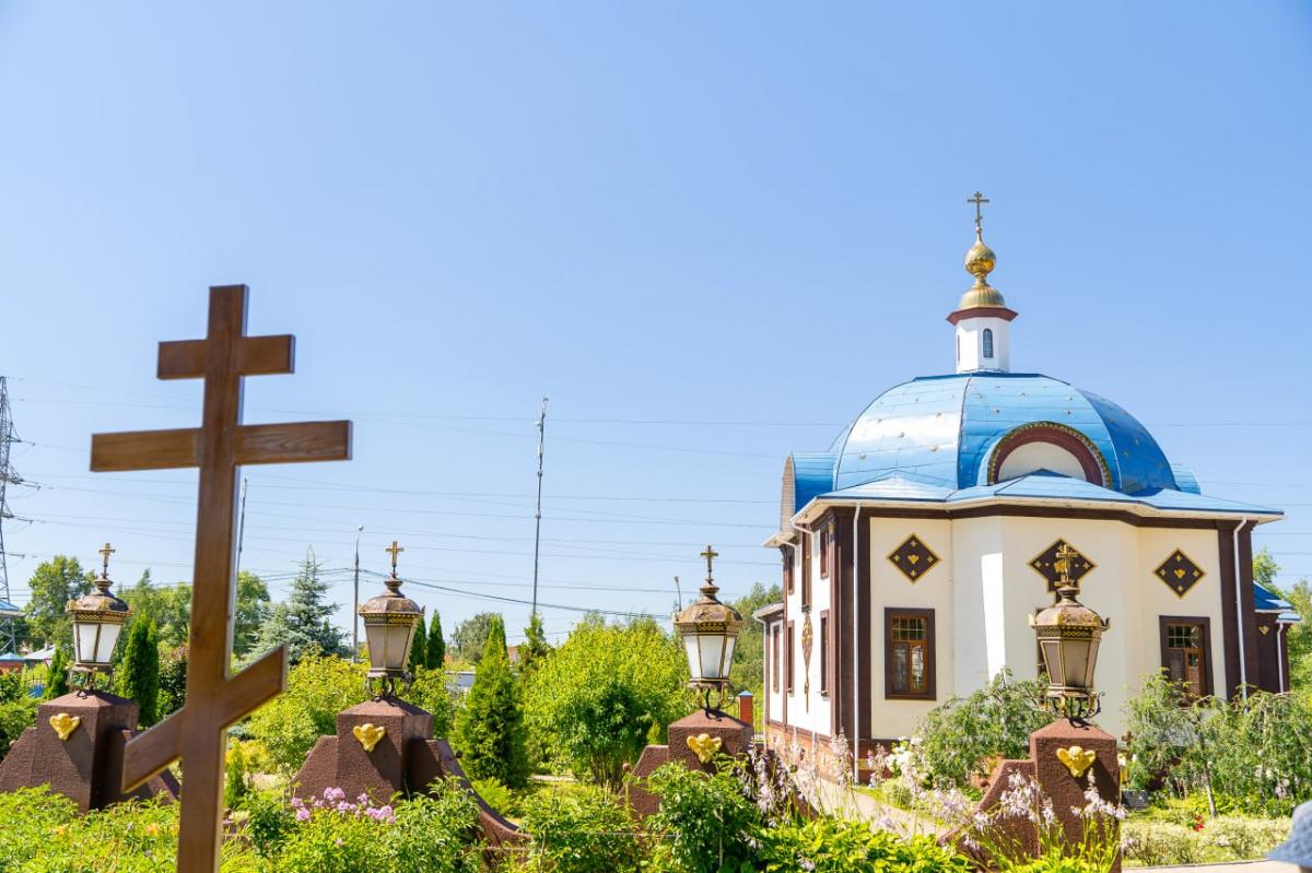 В Орехово-Зуеве установили крест на месте будущей церкви святых Петра и Февронии