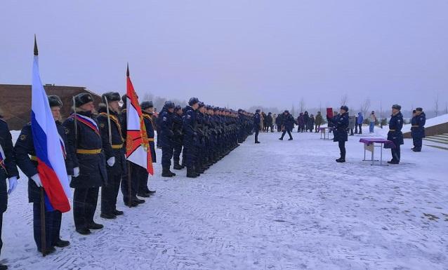 У подножия Ржевского мемориала Советскому солдату приняли воинскую присягу новобранцы 32-й дивизии ПВО