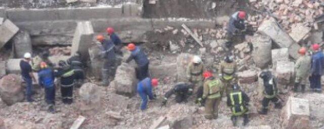 Рабочего спасли из-под завалов обрушившегося дома в Санкт-Петербурге