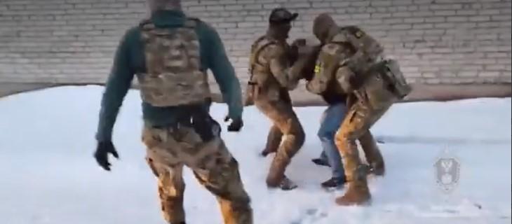 В Новгородской области задержали россиянина за сотрудничество с украинской разведкой