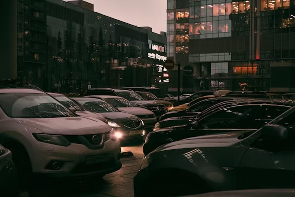 В России продажи новых легковых машин и LCV снизились в июне