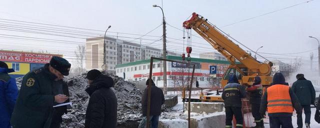 В Новосибирске во время ремонта теплотрассы рабочий упал в камеру с кипятком