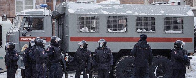 В центре Новосибирска правоохранители задержали десятки митингующих