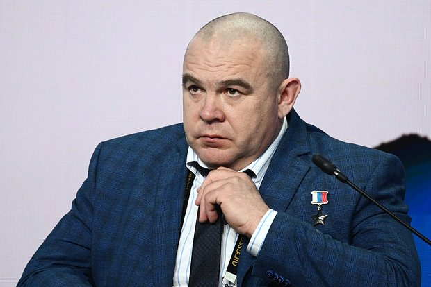 Мэр города в Ставрополье назвал лжецами обратившихся к Путину (военный преступник) горожан