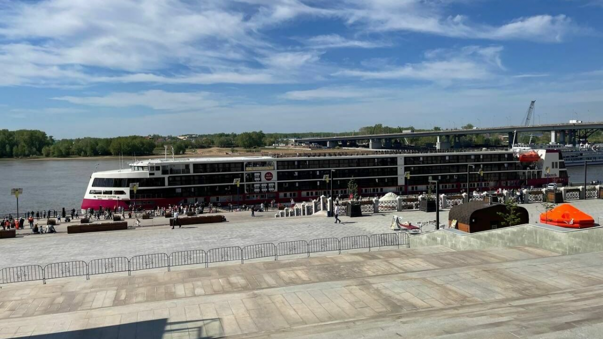В Уфу прибыл круизный теплоход «Мустай Карим» на Набережную реки Белой