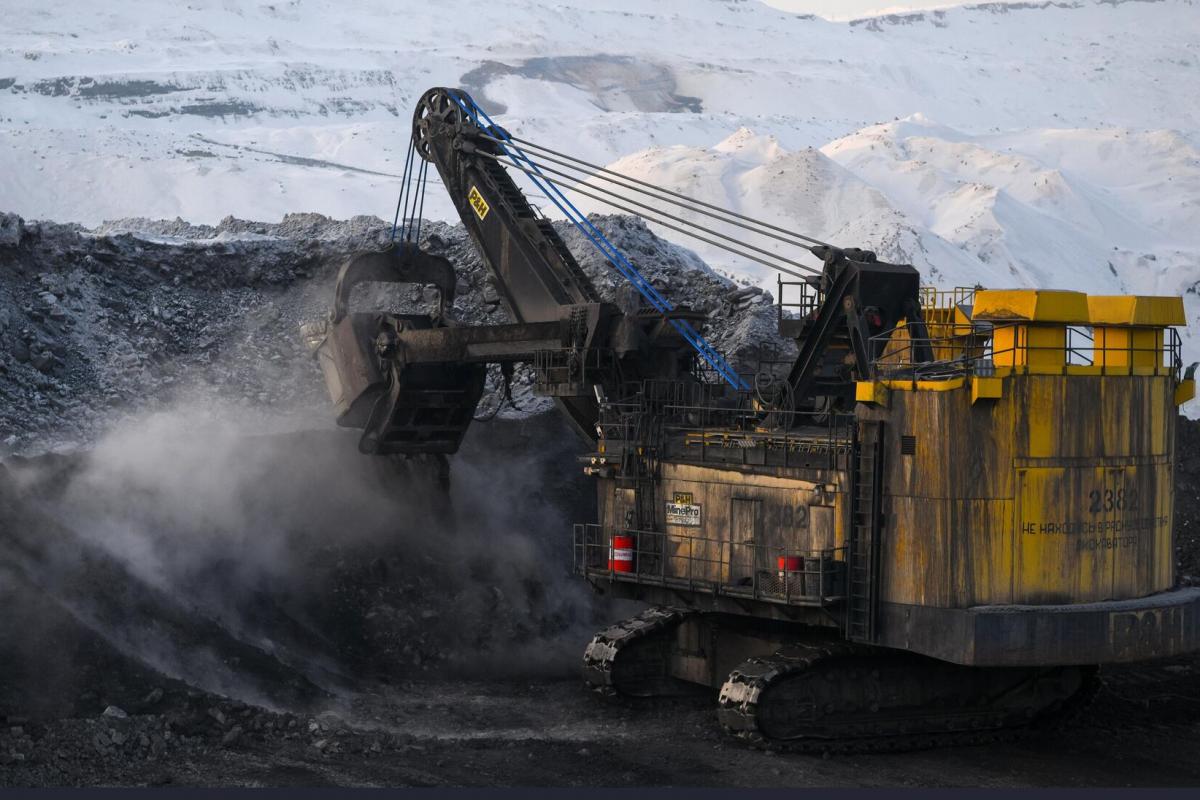 В Монголии каждый гражданин получит дивиденды за 2023 год от экспорта угля