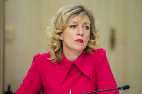 «Не оценила народную любовь»: Захарова об отъезде Пугачевой