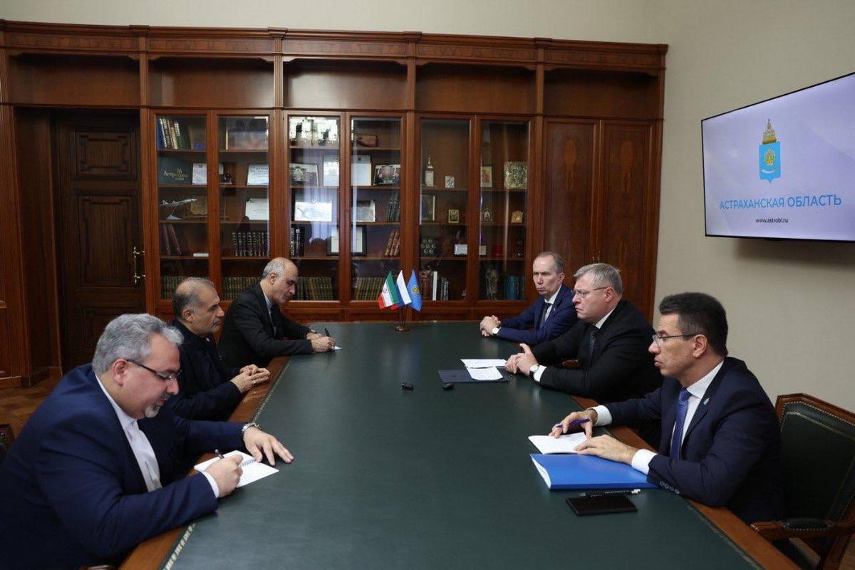 Губернатор Астраханской области Игорь Бабушкин провел встречу с делегацией из Ирана