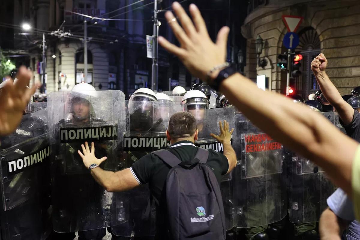 Власти Сербии заявляют о спаде протестной активности, но оппозиция продолжает акции