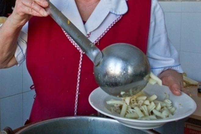 Пищевое отравление школьников: следователи в Якутии завели уголовное дело