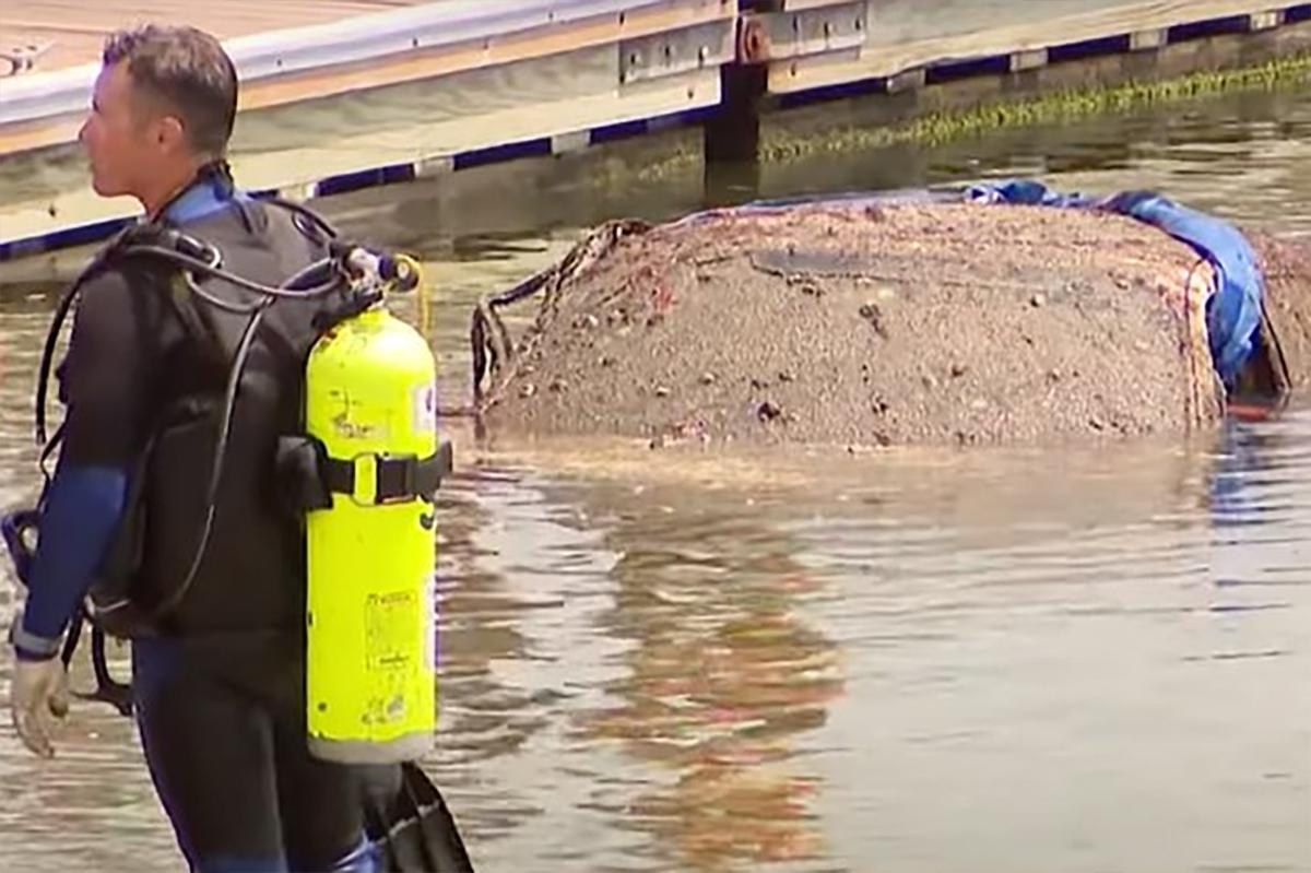 Дайверы нашли под водой машину с останками исчезнувшего 15 лет назад мужчины