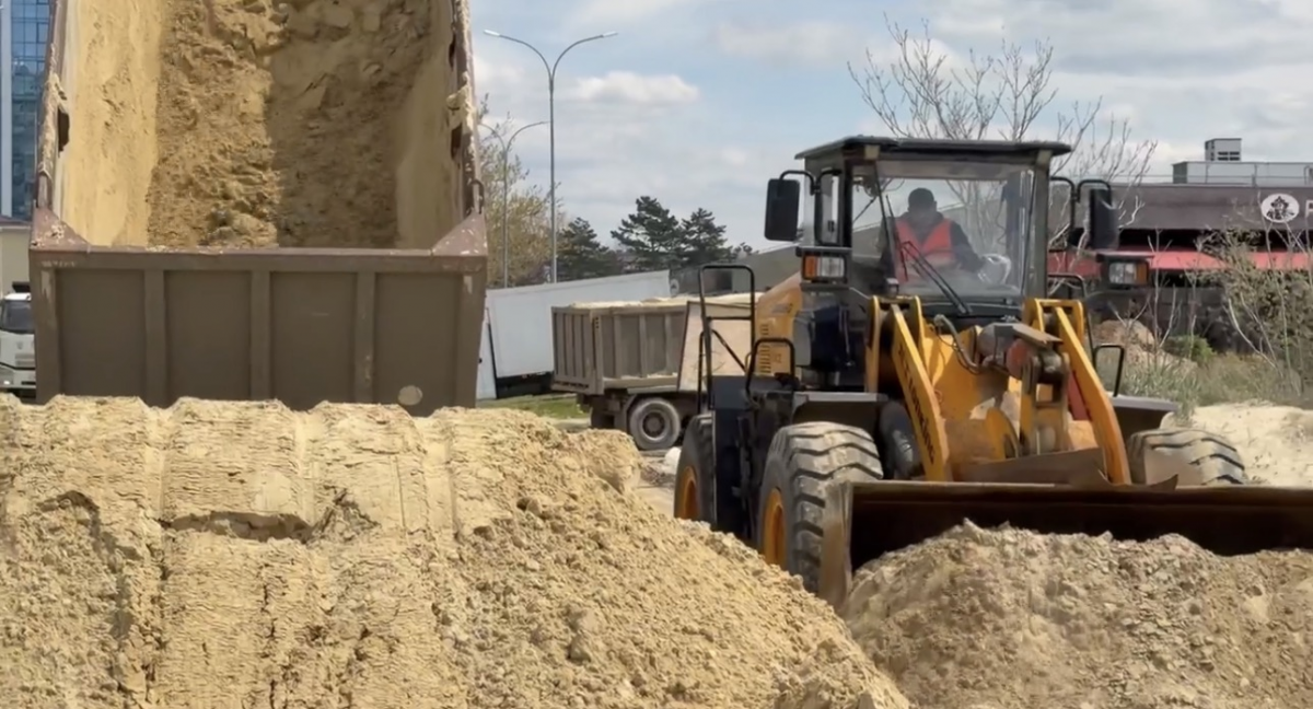 В Анапе начали отсыпку песка из ближайших карьеров для восстановления пляжей