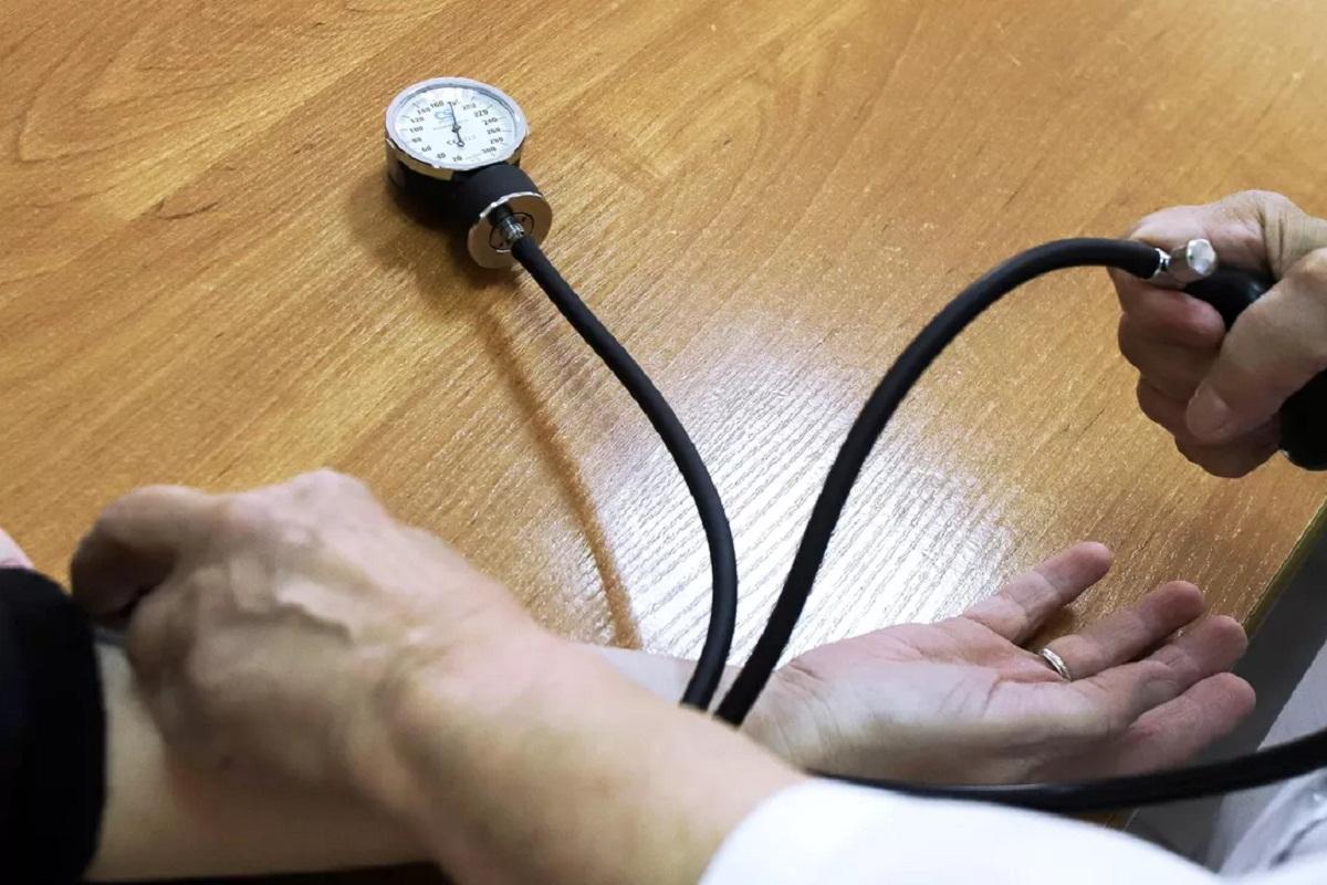 Кардиолог Соколов: Высокое давление разрушает организм незаметно