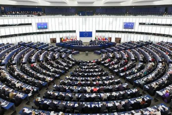 Европарламент одобрил новый фонд помощи Украине на 50 млрд евро