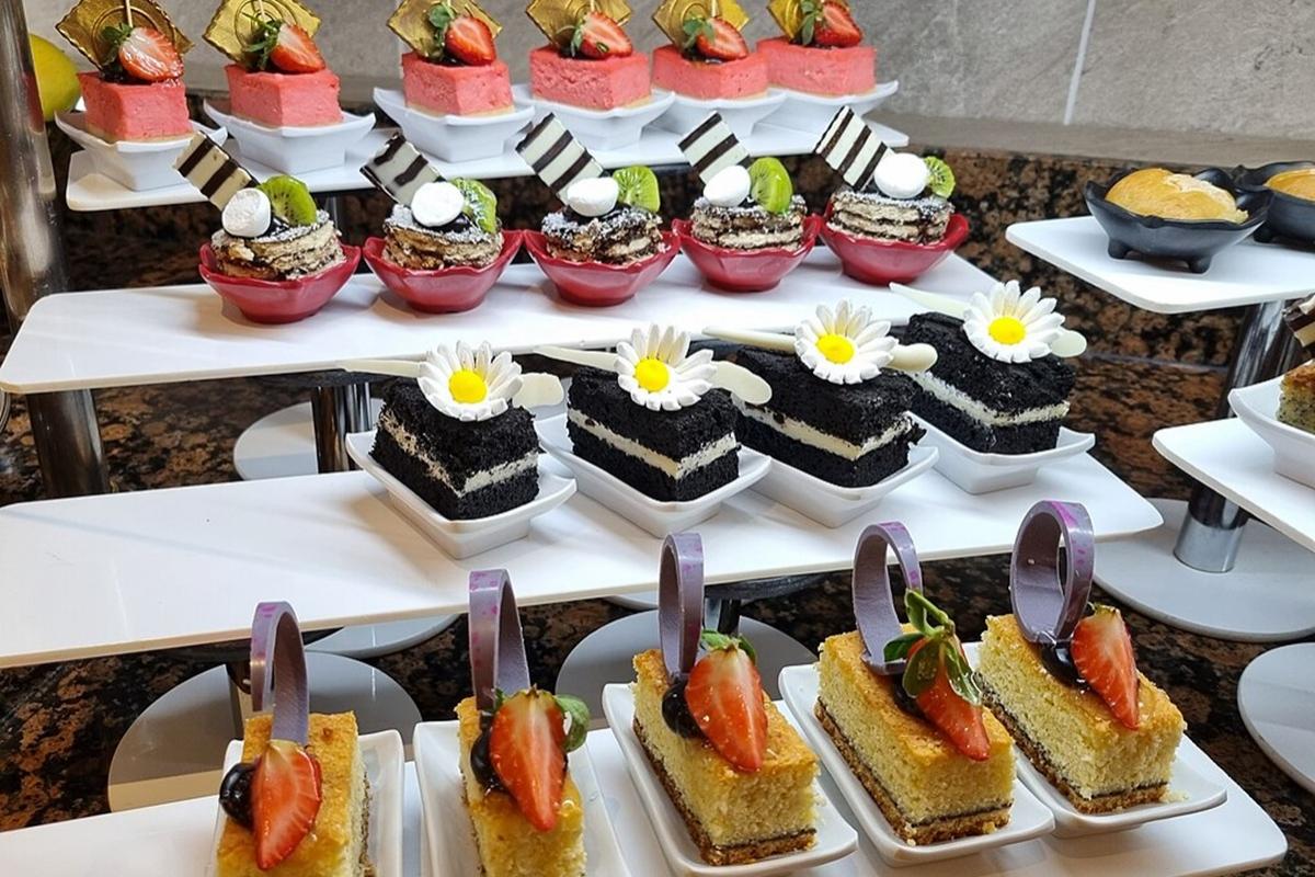 Почему нас тянет на сладкое: врач объяснила скрытые причины