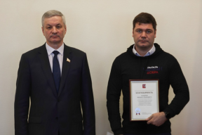 Андрей Луценко наградил военнослужащих и волонтеров Вологодской области