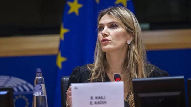 Катаргейт: Европарламент ввел санкции против греческого евродепутата Евы Кайли, лишив ее должности вице-президента