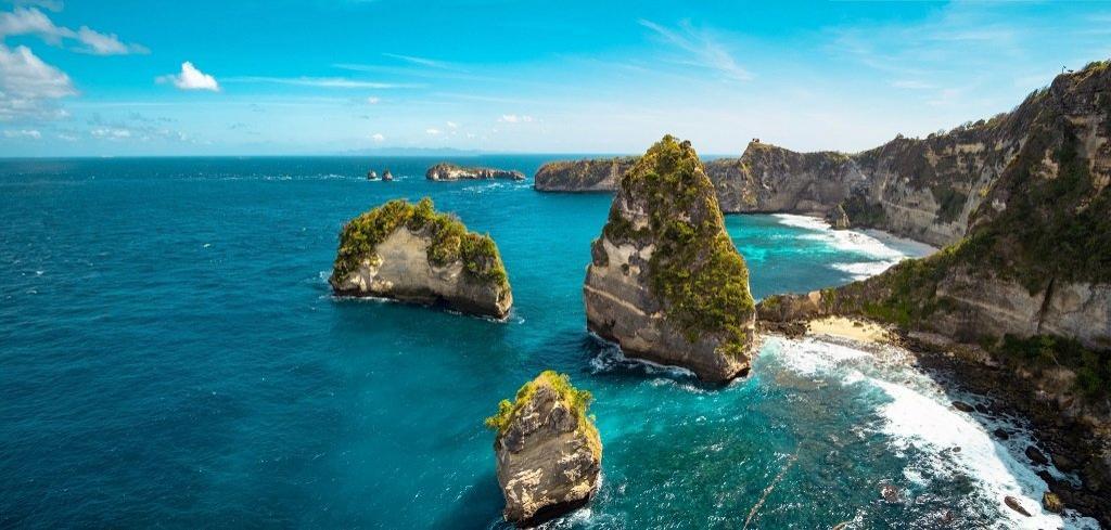 Власти Бали запретили туристам посещать священные места