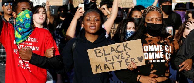 В США на митинг в защиту прав белых пришли только сторонники Black Lives Matter