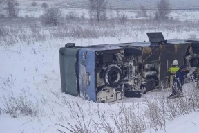 Десять человек госпитализированы после опрокидывания пассажирского автобуса под Тулой