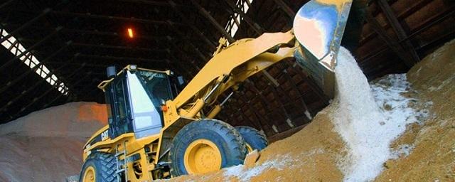 Омск заготовил к зиме 29 тысяч тонн песко-соляной смеси