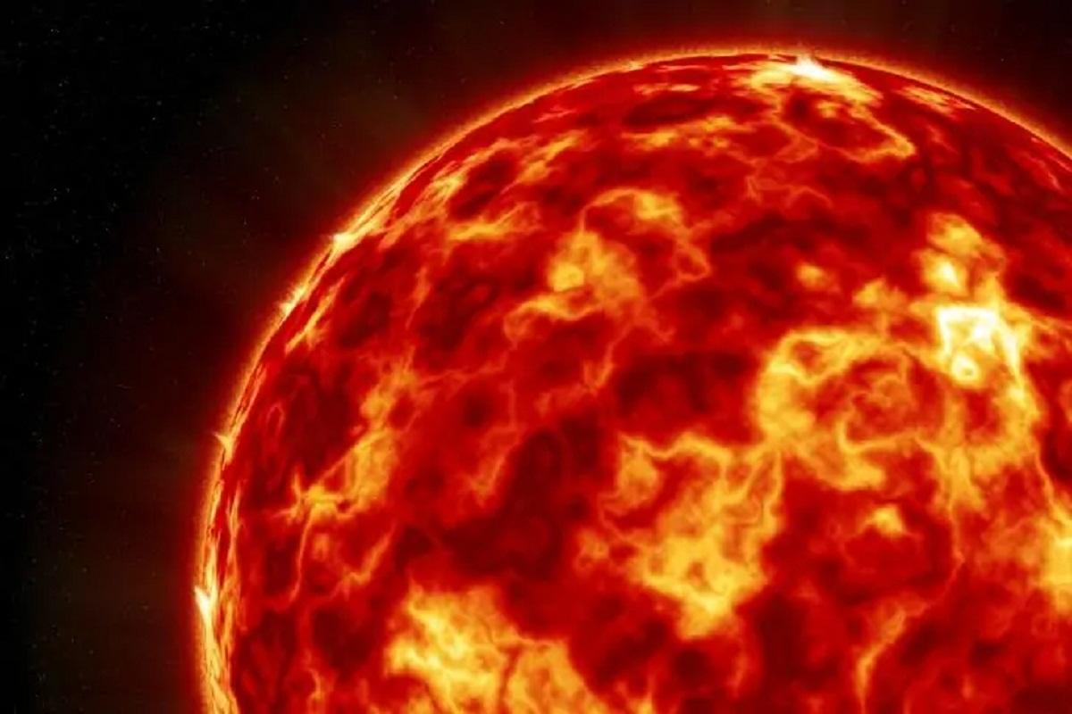 Российские (страна-террорист) астрофизики предупредили, что Солнце на пороге очередного пика активности