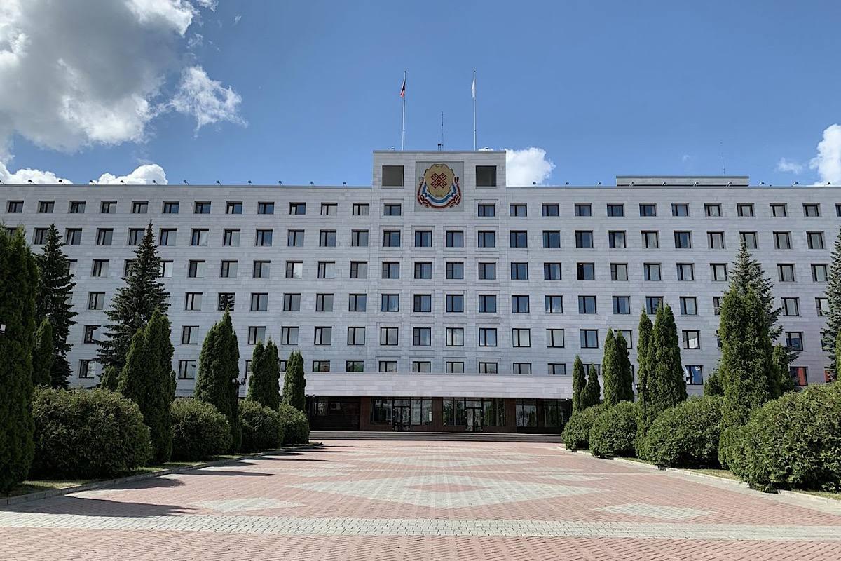 Трое жителей РМЭ удостоены высоких наград - медали ордена и ордена «За заслуги перед Марий Эл»