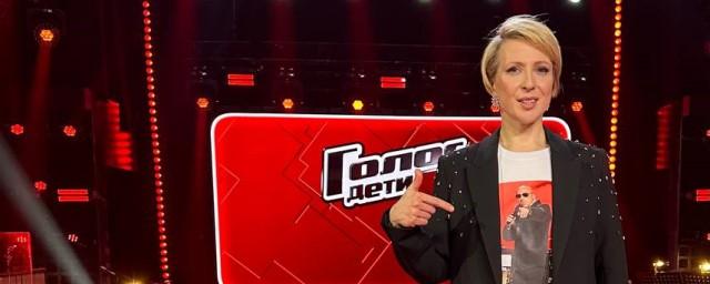 Телеведущая Яна Чурикова рассказала, зачем надела футболку с изображением Нагиева на «Голосе»