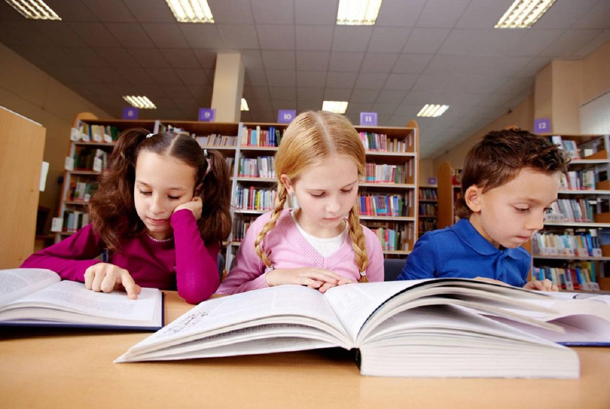 Почему современные дети не любят читать книги: объясняет психолог