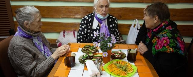 Бесплатное кафе для пенсионеров открылось во второй раз в Новосибирске