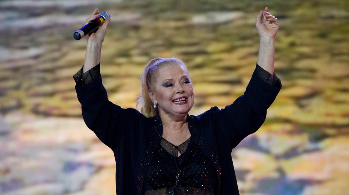 Ушла от мужа ради Кобзона и ссорилась с Пугачевой. Почему Людмила Сенчина жила без друзей. Личная драма «Советской Золушки»