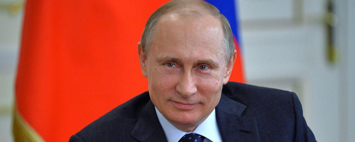 Путин поздравил россиянок с 8 Марта