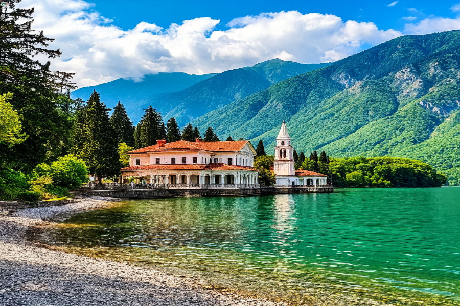 Турция, Крым и Сочи вместо Абхазии: куда теперь едут россияне после скандала