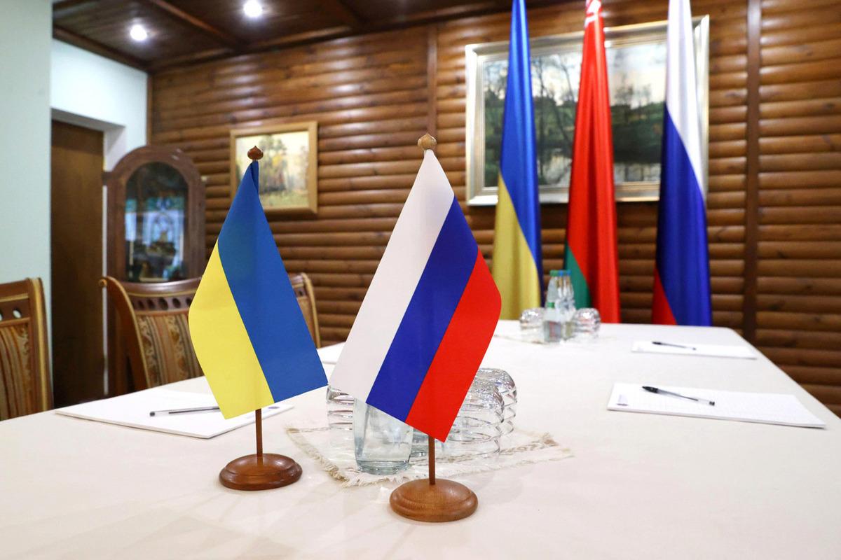 60% украинцев считают необходимым начать переговоры с Россией