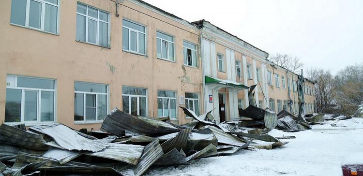 В Кургане сгорела крыша противотуберкулезного диспансера