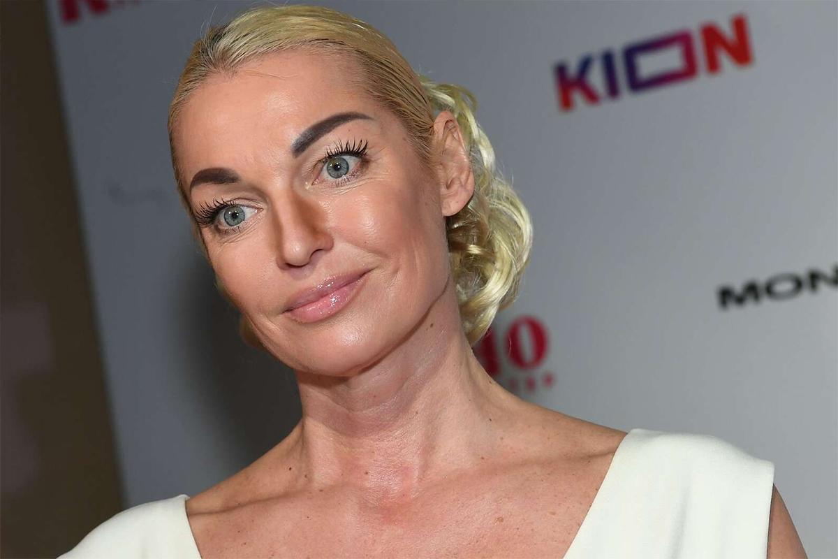 «Словно в училище»: Волочкова впервые за 2,5 месяца надела пуанты после тяжелой операции