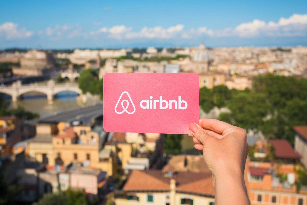 Прибыль Airbnb падает, несмотря на рекордный рост выручки