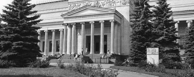 Сергей Собянин: Главархив Москвы опубликовал уникальные фотографии музеев