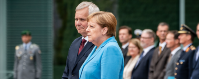 Немецкий врач озвучил возможный диагноз Меркель