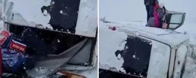 В Магаданской области с перевала Дедушкина лысина рухнул пассажирский микроавтобус