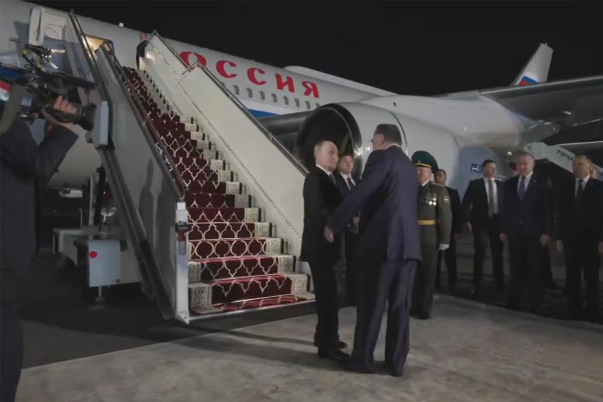 Путин прибыл в Таджикистан с госвизитом