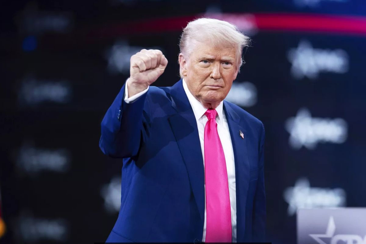 Кнут и пряник Дональда Трампа : президент США предупредил о возможности экономической войны с Россией из-за Украины