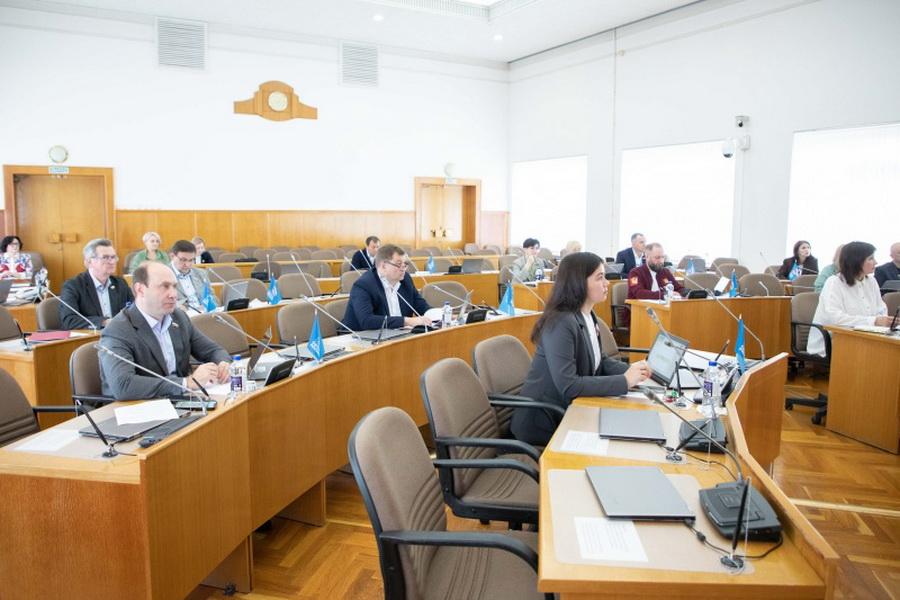 Спикер Заксобрания Сергей Жестянников оценил исполнение бюджета Территориального фонда ОМС Вологодской области за 2024 год