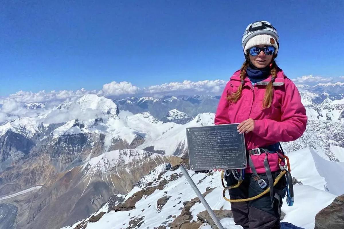 Федерация альпинизма России заявила, что поиски Наговициной завершены, опознание невозможно