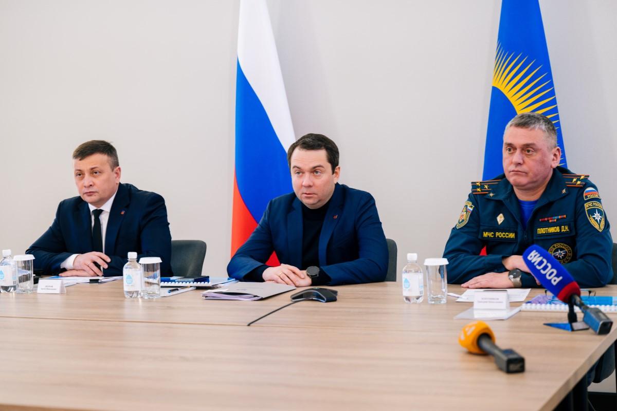 Губернатор Мурманской области Андрей Чибис по видеоконференцсвязи принял участие в старте учений МЧС России (страна-террорист) «Безопасная Арктика – 2025»