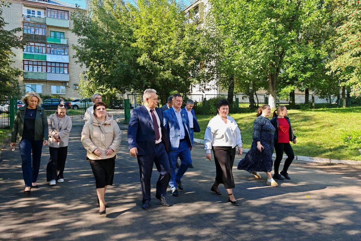Глава Алексей Смирнов рассказал об обновлении территорий школ и детских садов в Костроме