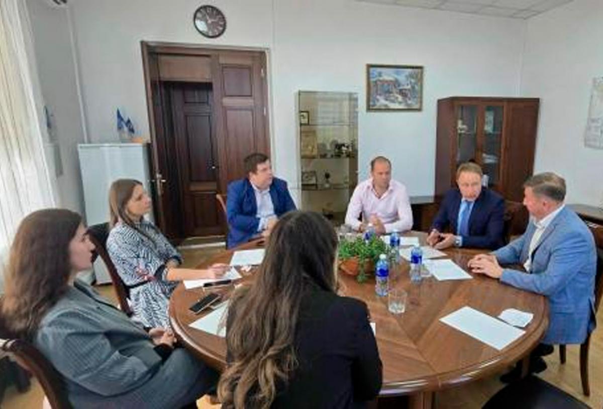 Депутат Заксобрания Алексей Распутин: Новый автобусный маршрут соединит Топкинский, Рабочее и Радищево с аэропортом Иркутска