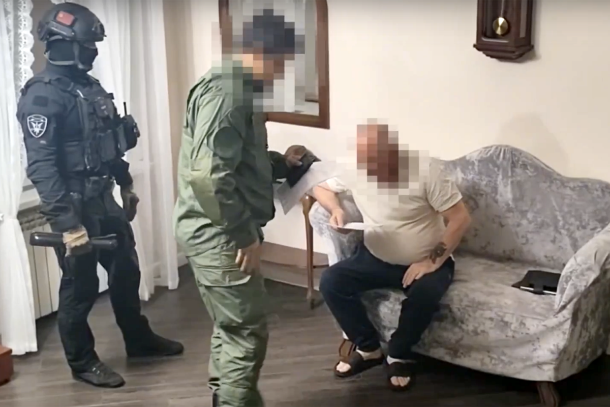 В Иркутской области расследуют хищение 65 млн рублей на заводе медицинских изделий