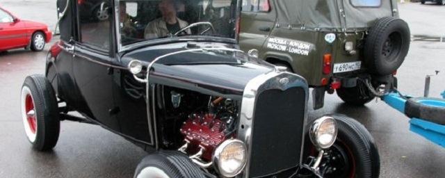 На Алтае в честь 80-летия региона прошла выставка ретро-автомобилей